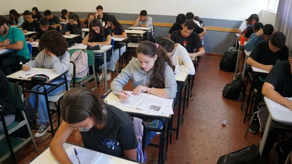 Simulado do Enem na Escola Estadual Sebastião Patrus de Sousa, em Juiz de Fora